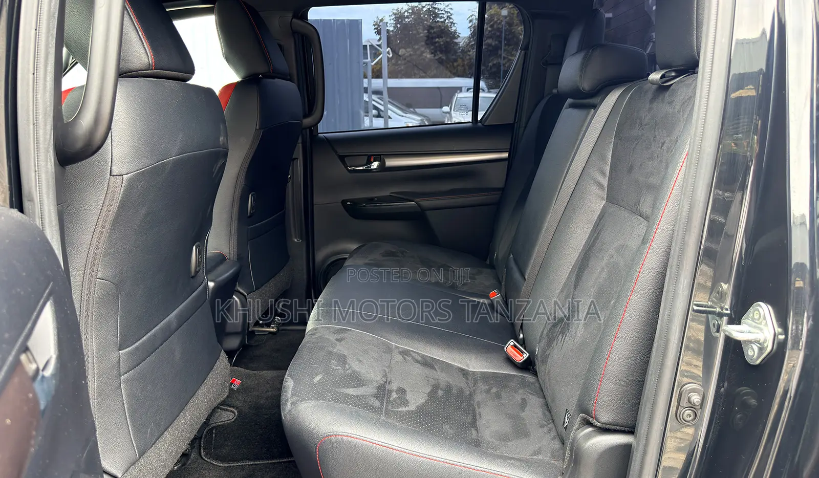 Toyota Hilux 2022 Black