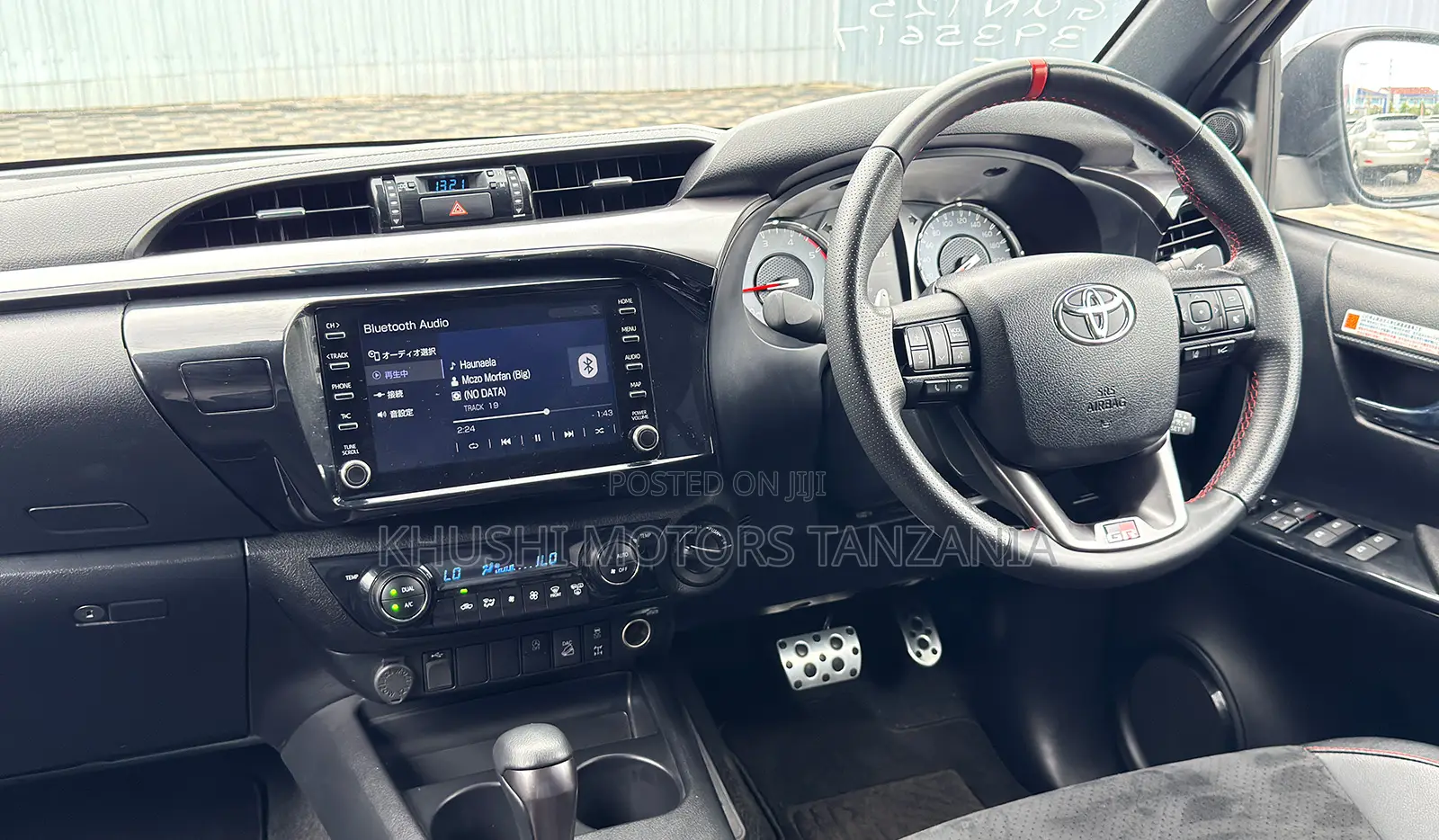 Toyota Hilux 2022 Black