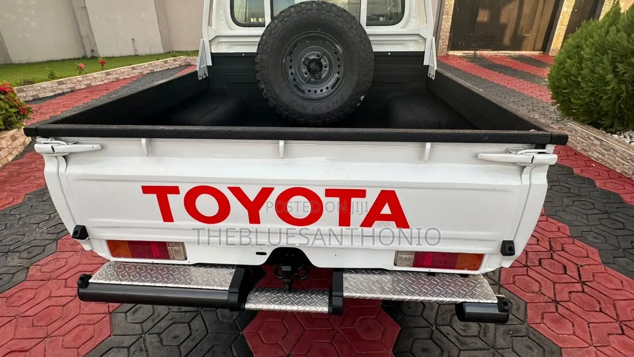 Toyota Land Cruiser 2019 White