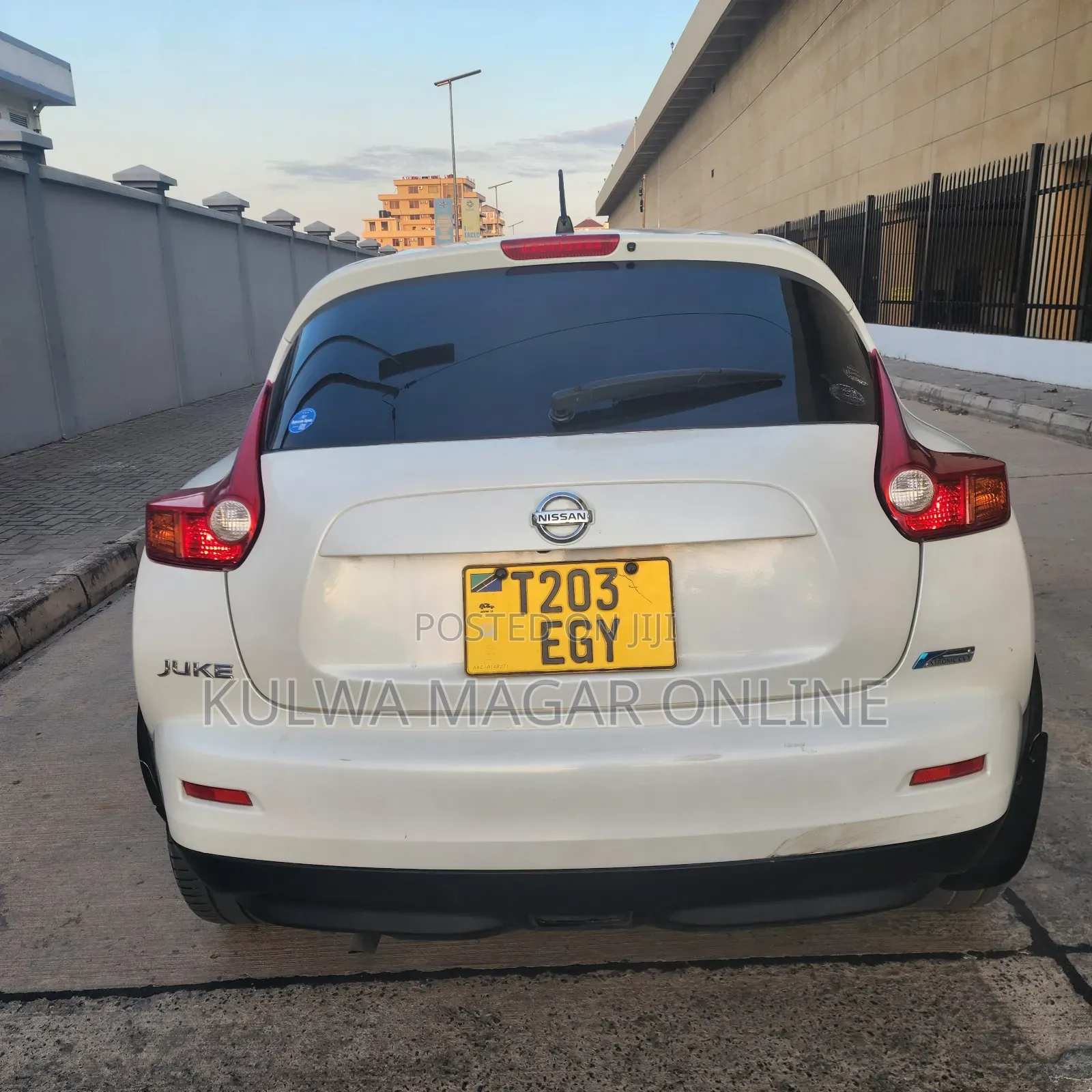 Nissan Juke 2011 White