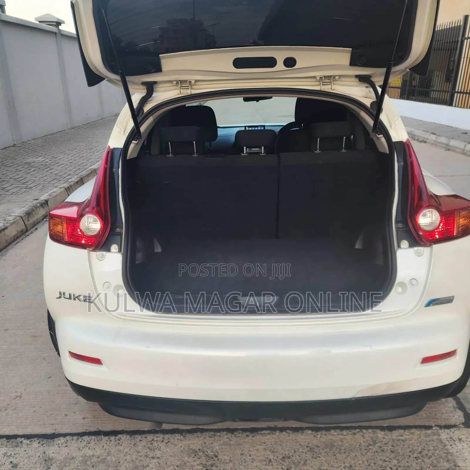Nissan Juke 2011 White