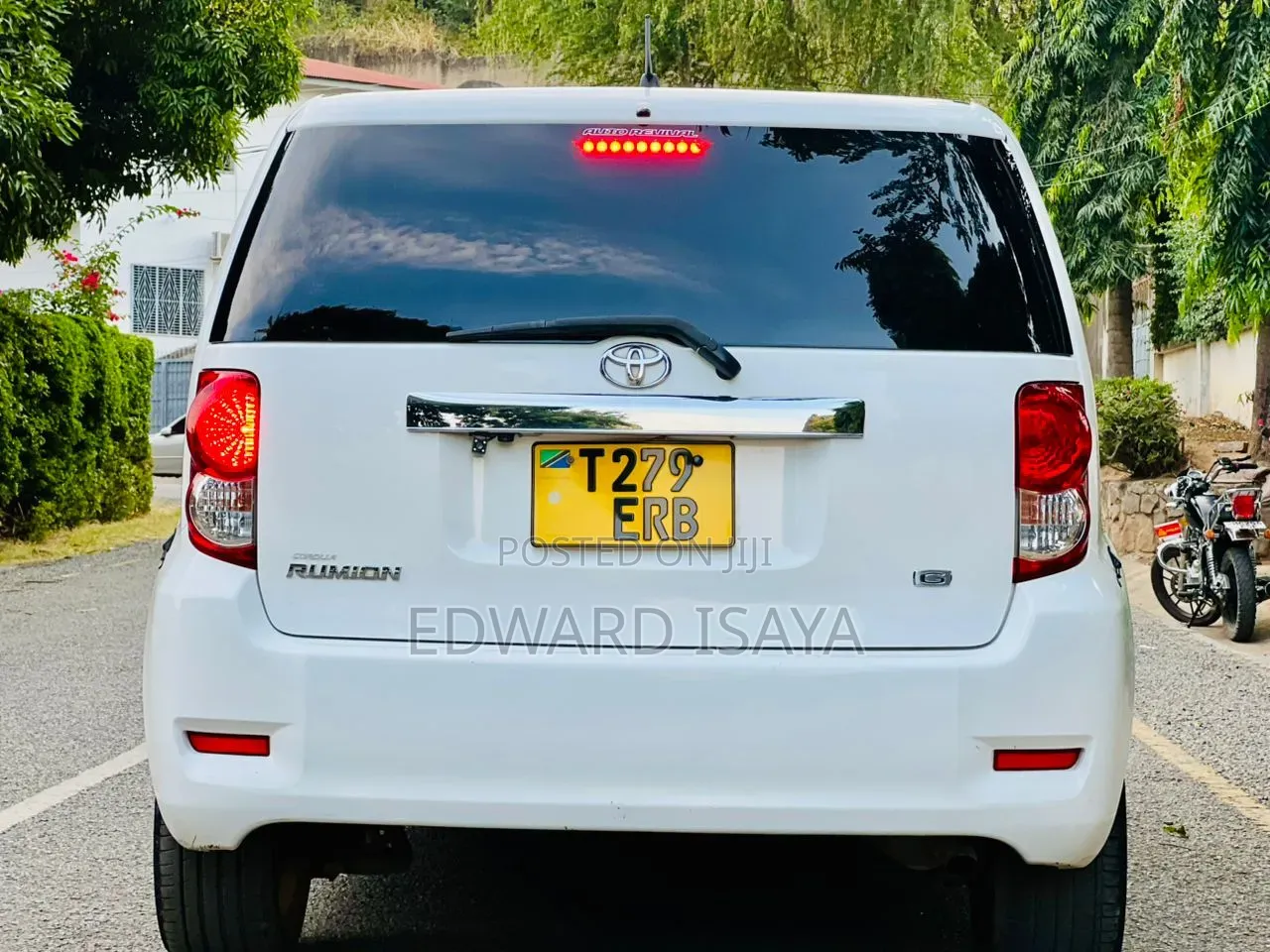 Toyota Corolla Rumion 2008 White