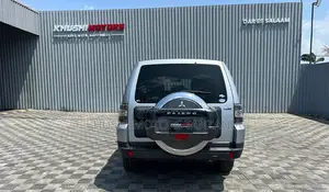 Mitsubishi Pajero 2007 Gray