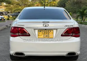 Toyota Crown 2010 White