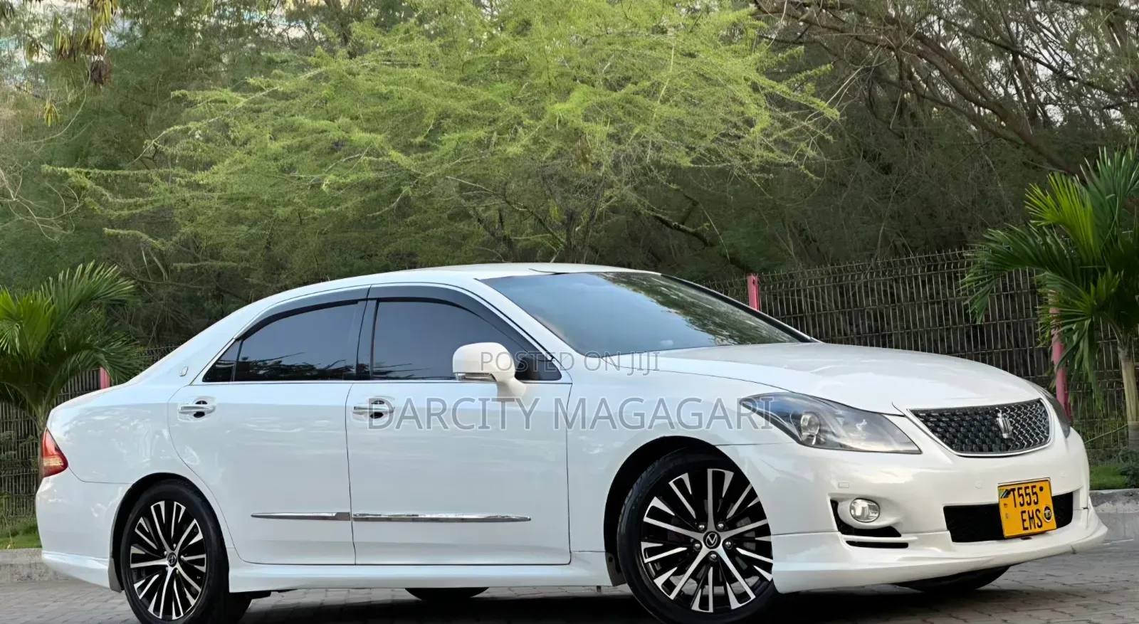 Toyota Crown 2010 White