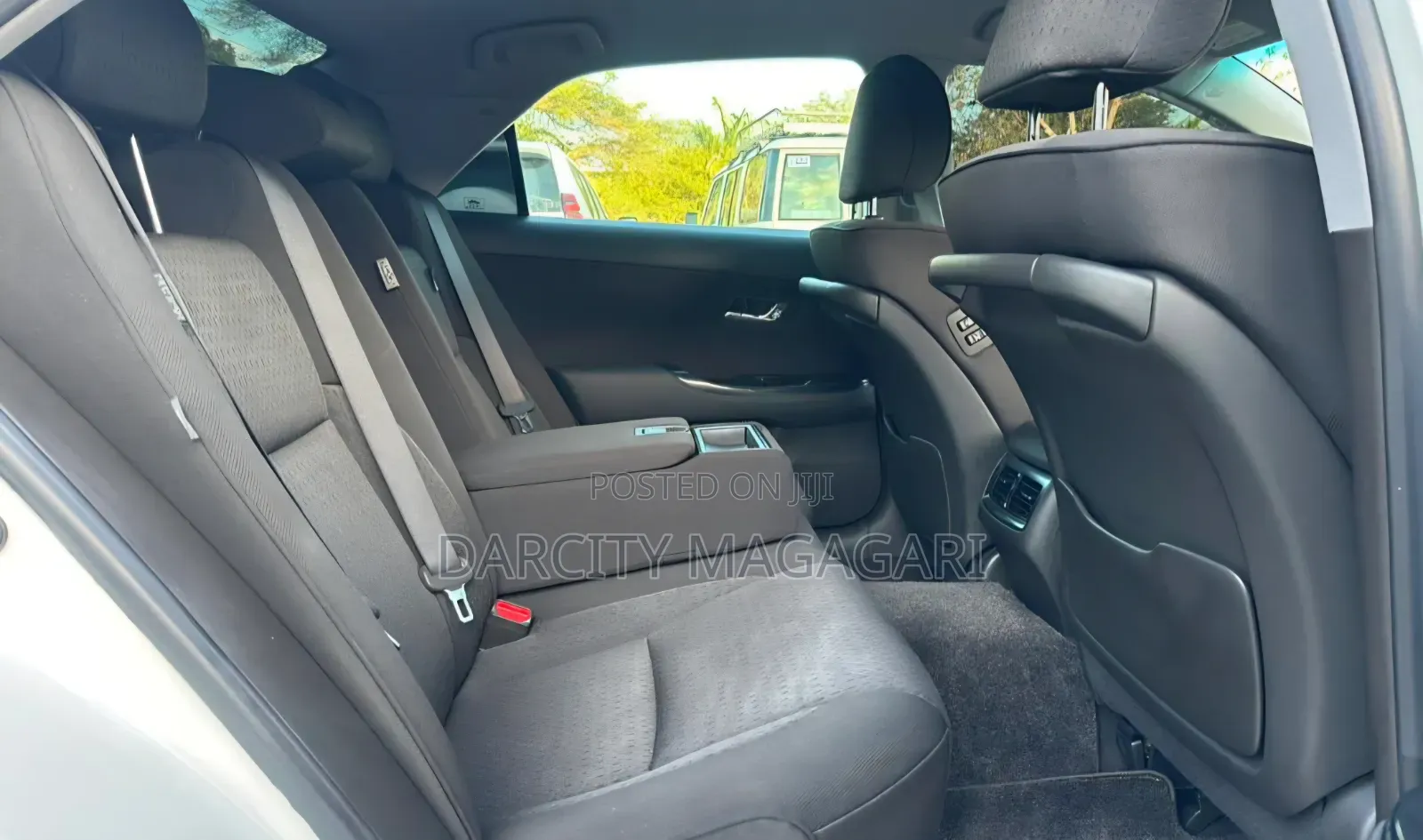 Toyota Crown 2010 White
