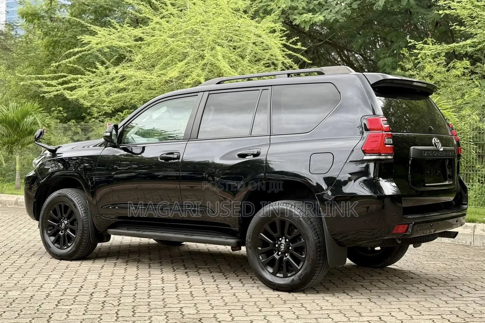Toyota Land Cruiser Prado 2.7 2023 Black