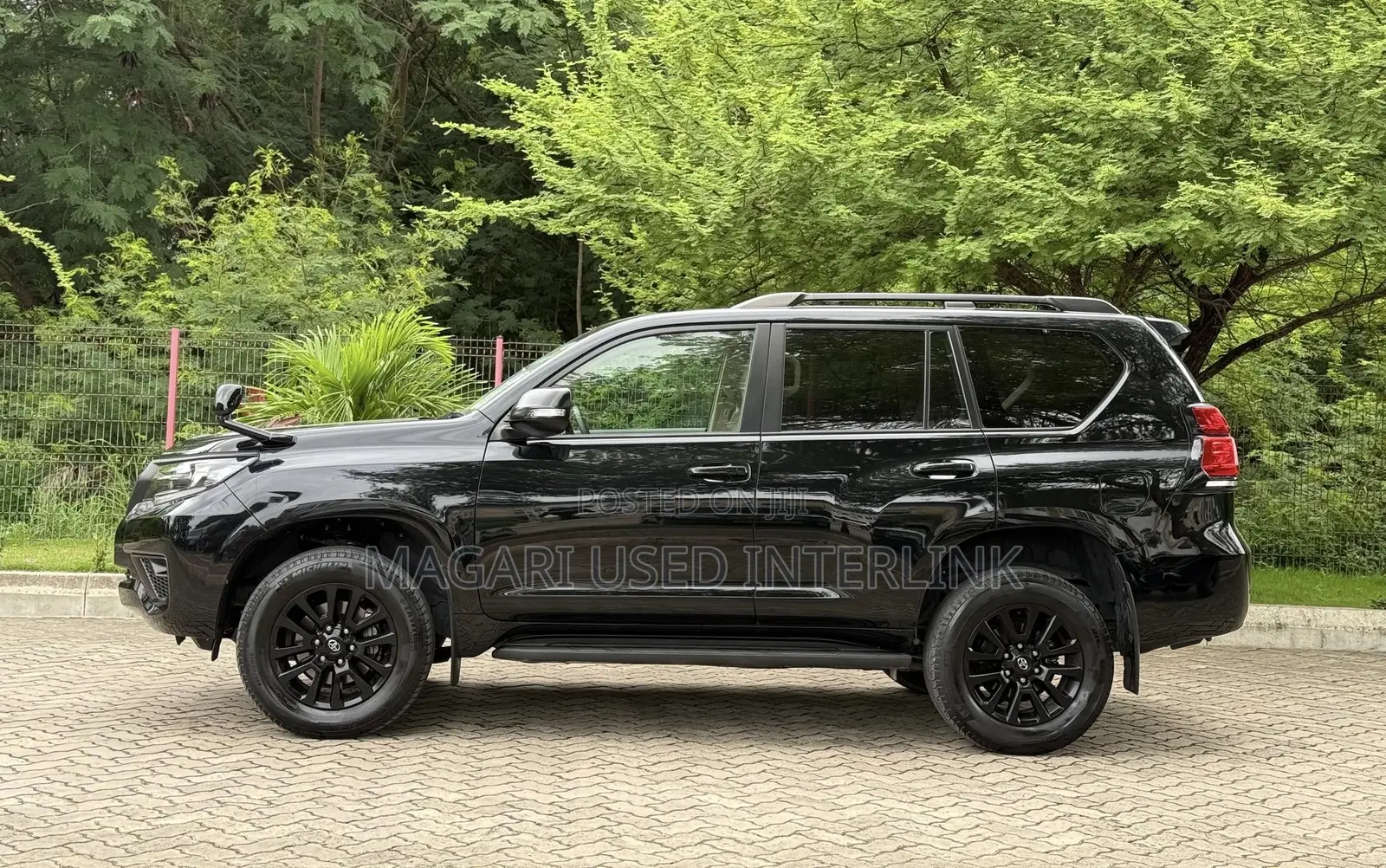Toyota Land Cruiser Prado 2.7 2023 Black