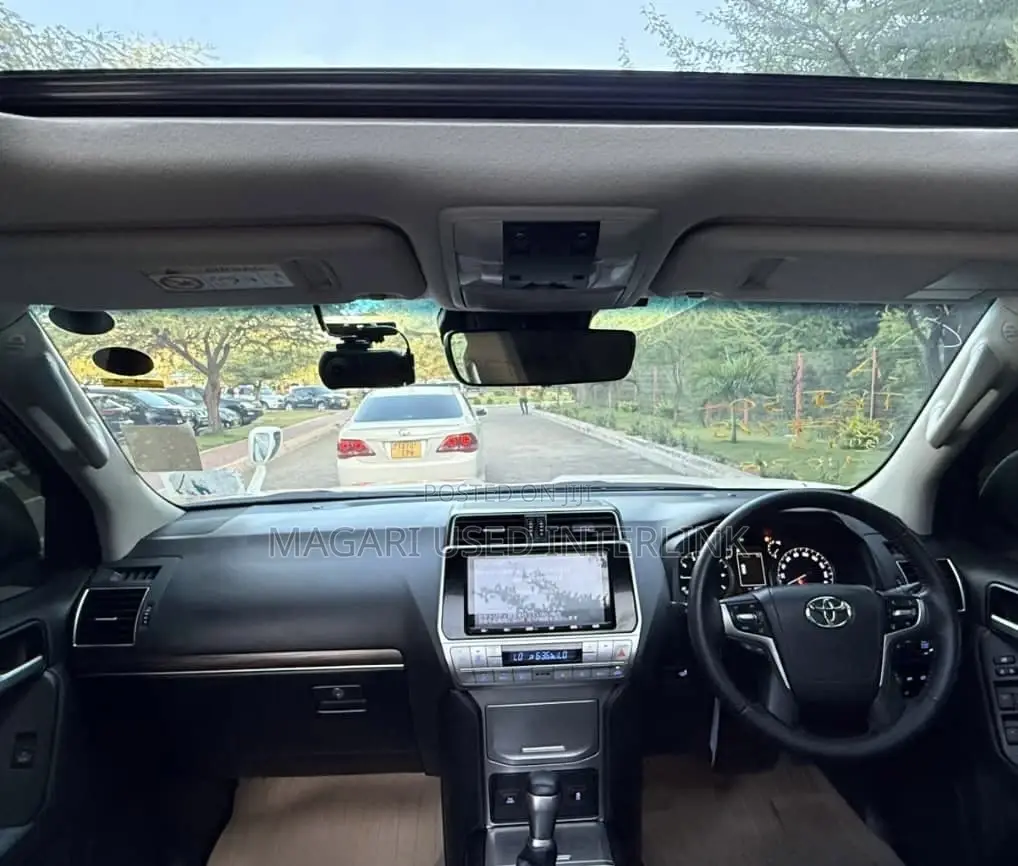Toyota Land Cruiser Prado 2.7 2022 Pearl