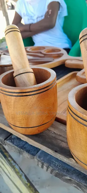 Vinu Vya Kishua (Mortal Pestle)