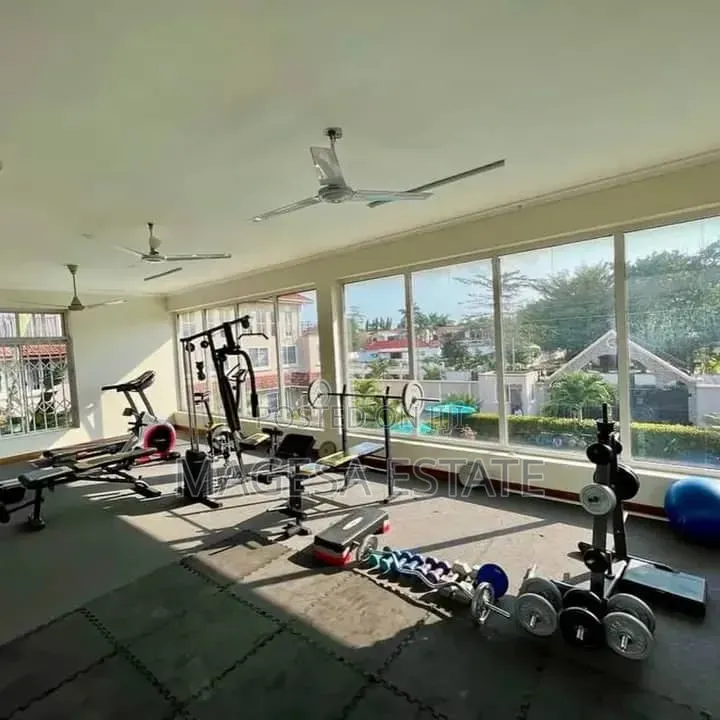 Furnished 4bdrm House in Oyster Bay for rent