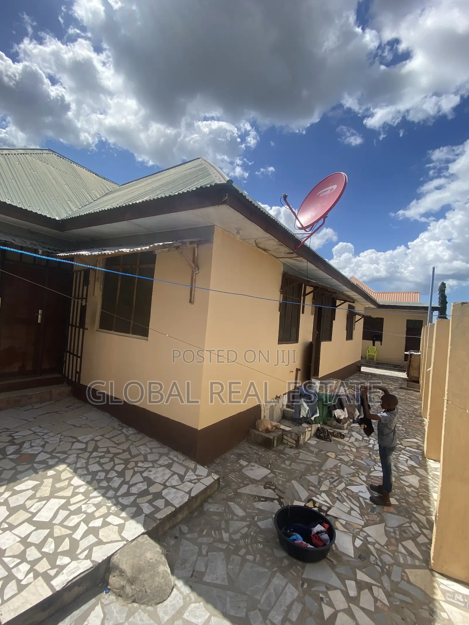Furnished 7bdrm Apartment in Edwin, Vijibweni for sale