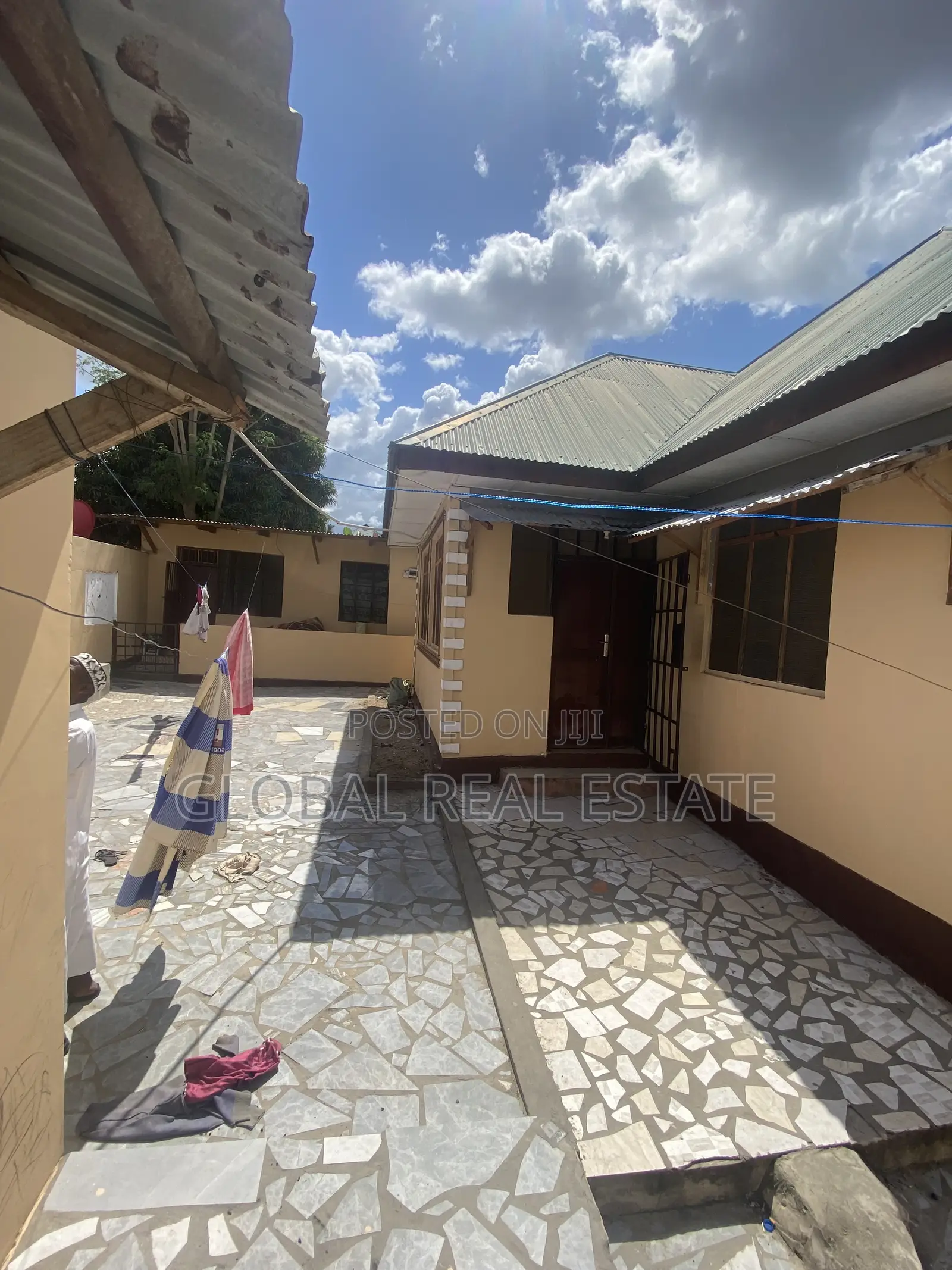 Furnished 7bdrm Apartment in Edwin, Vijibweni for sale