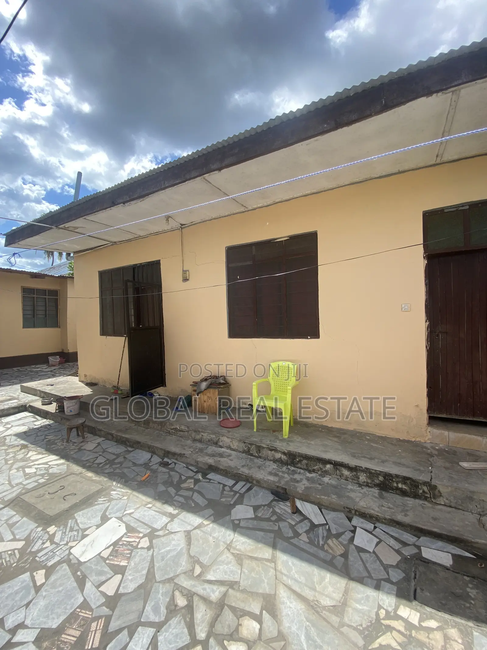 Furnished 7bdrm Apartment in Edwin, Vijibweni for sale