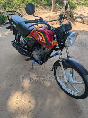 Honda CB 2025 Red