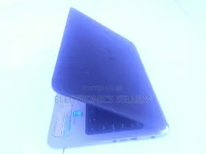 Laptop HP 15-dy1032wm 4GB Intel Core i5 HDD+SSD 500GB