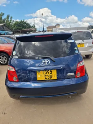 Toyota IST 2006 Blue