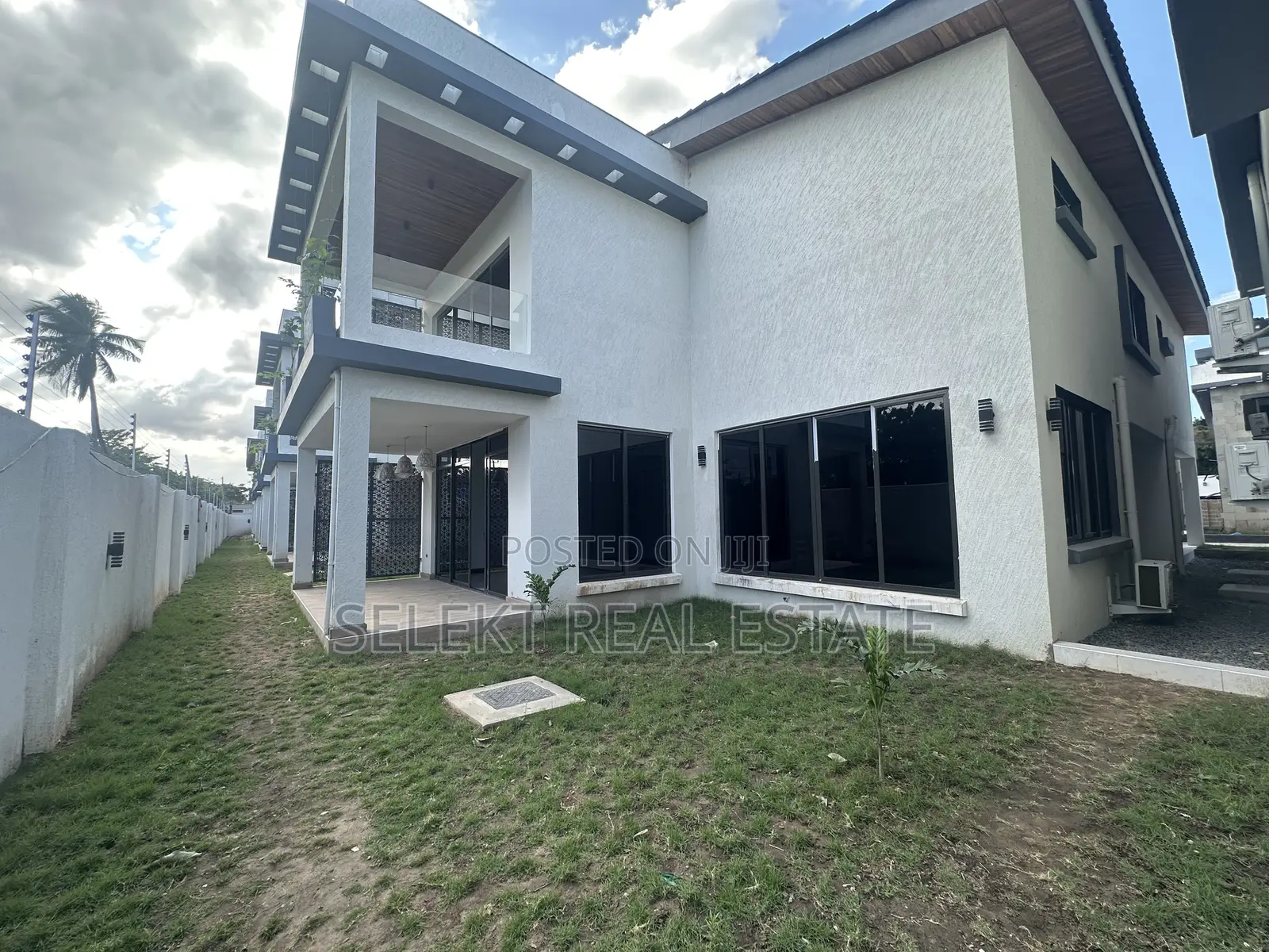 4bdrm Villa in Masaki for rent