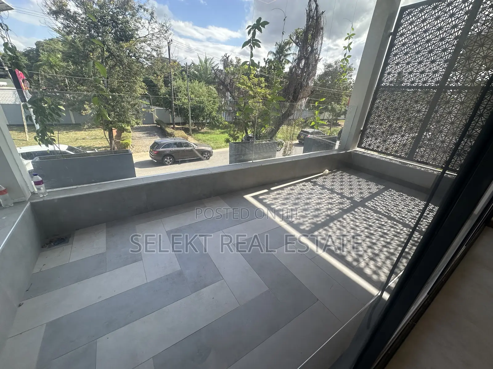 4bdrm Villa in Masaki for rent