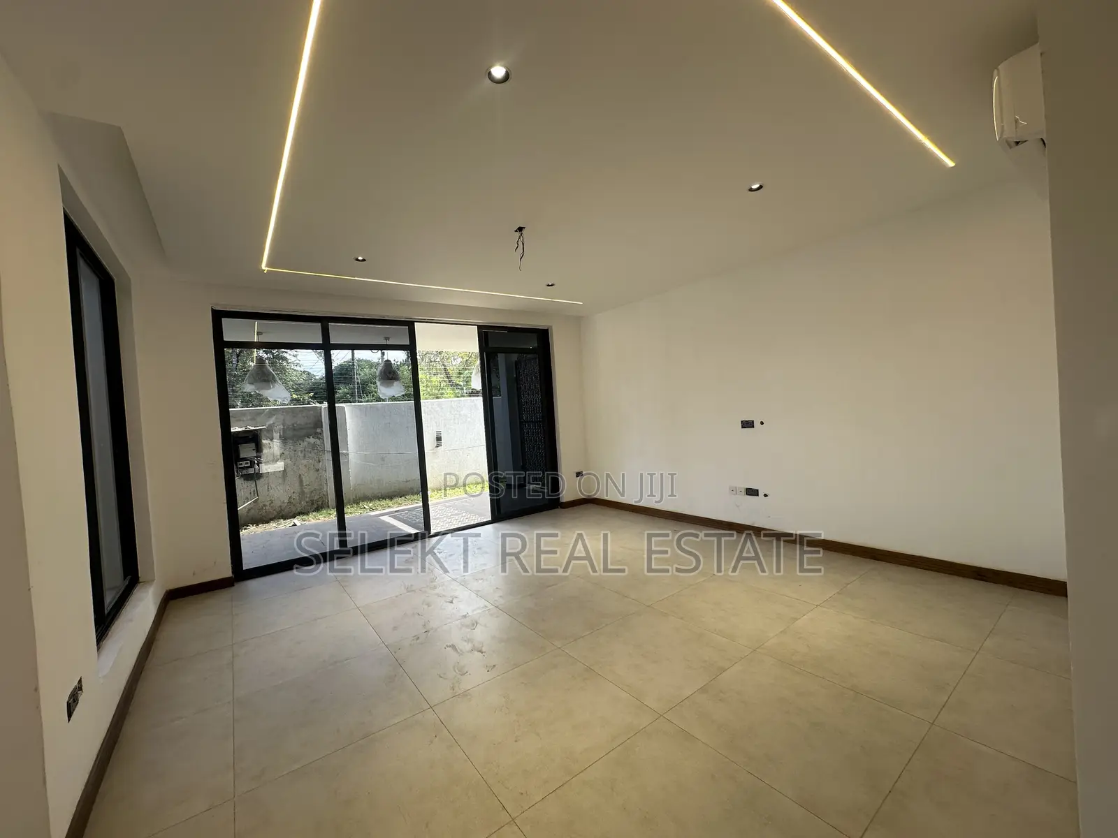 4bdrm Villa in Masaki for rent