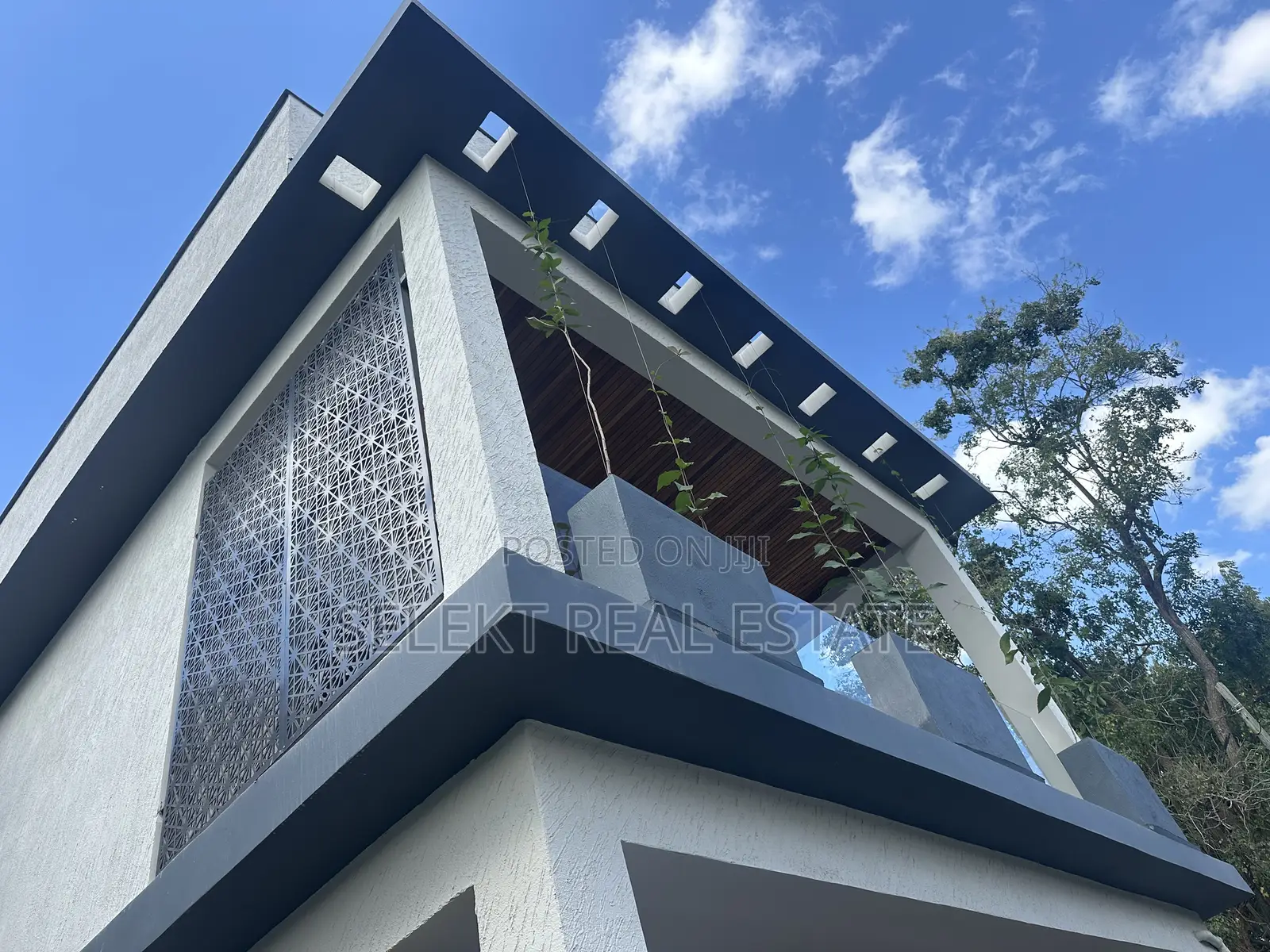 4bdrm Villa in Masaki for rent