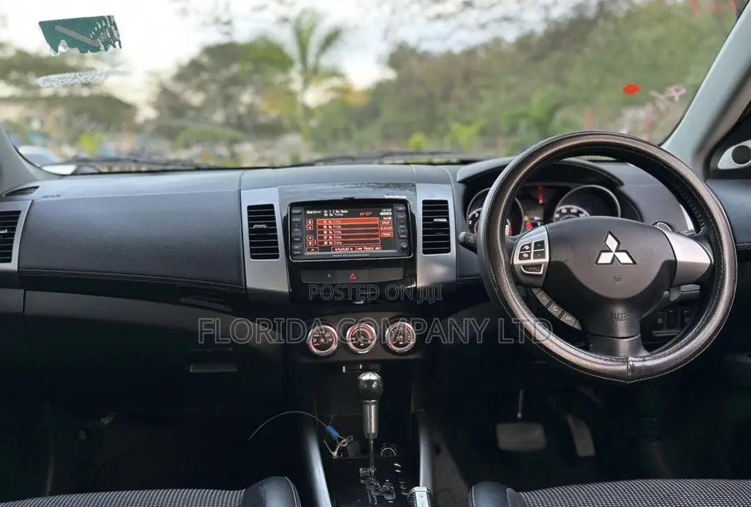 Mitsubishi Outlander 2010 Black