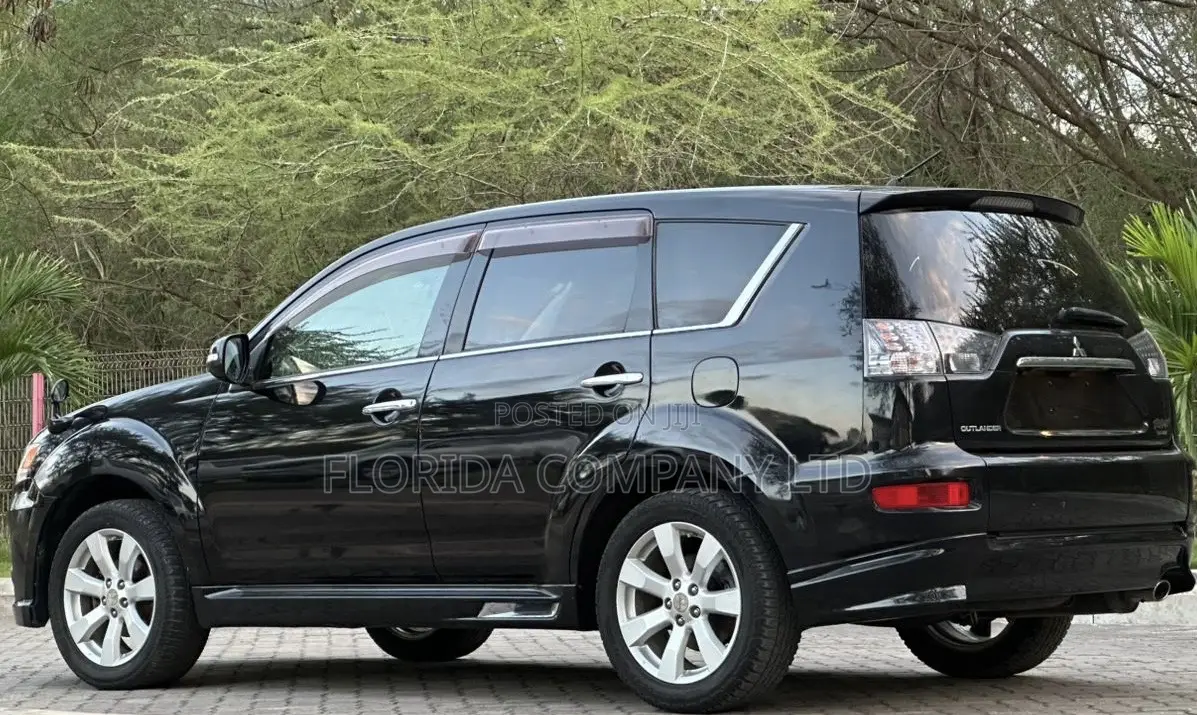 Mitsubishi Outlander 2010 Black
