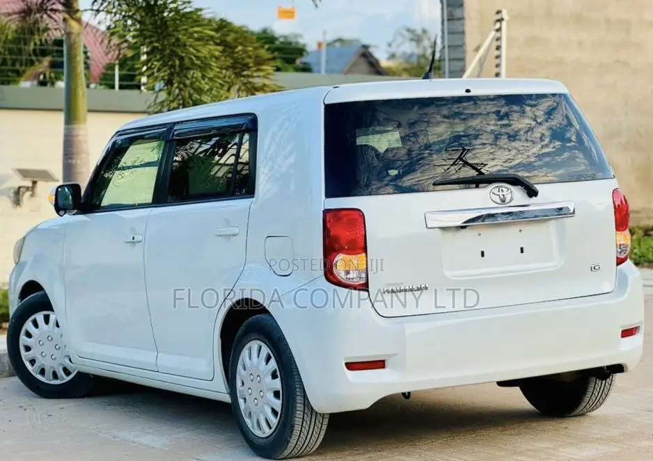 Toyota Corolla Rumion 2007 White