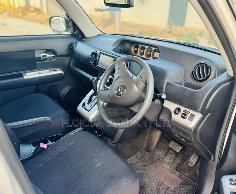 Toyota Corolla Rumion 2007 White