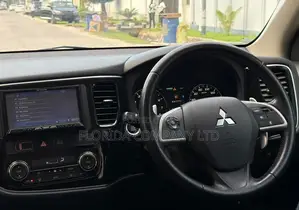 Mitsubishi Outlander 2013 White
