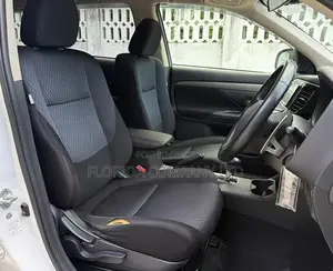 Mitsubishi Outlander 2013 White