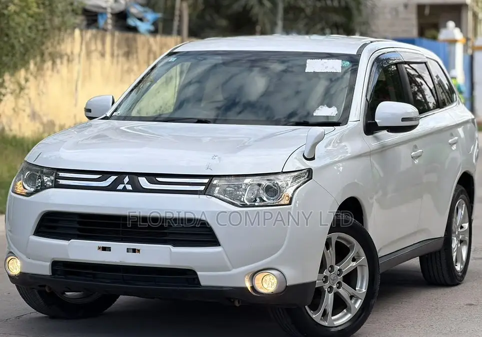 Mitsubishi Outlander 2013 White