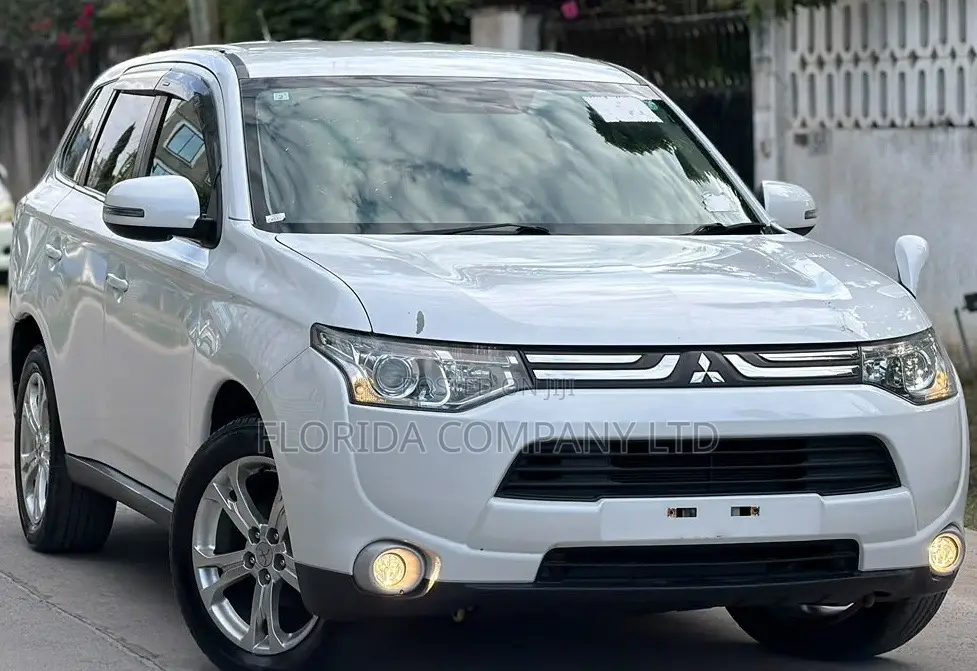 Mitsubishi Outlander 2013 White