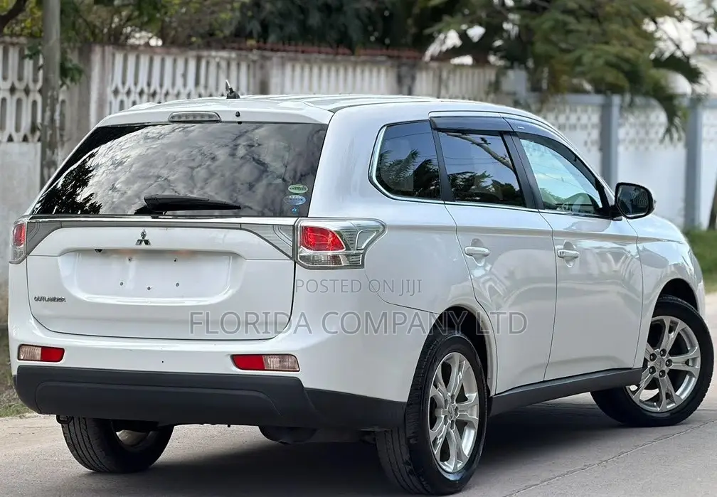 Mitsubishi Outlander 2013 White