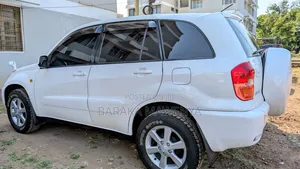 Toyota RAV4 2004 White