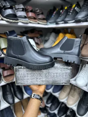 Clarks Brand 3 Colours Men's Boots or Buti Materials Very Quality