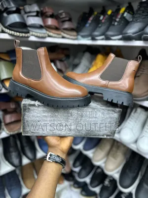 Clarks Brand 3 Colours Men's Boots or Buti Materials Very Quality