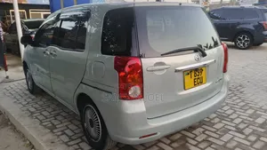 Toyota Raum 2004 Blue
