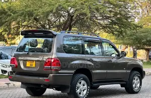 Toyota Land Cruiser 2001 Gray