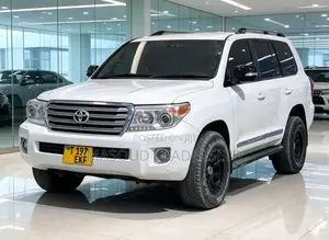 Toyota Land Cruiser 2015 White