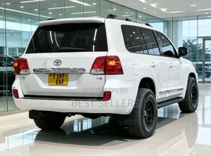 Toyota Land Cruiser 2015 White