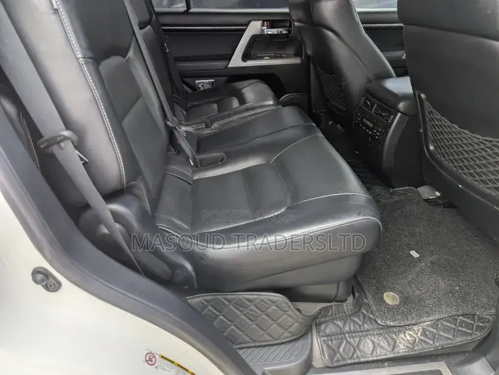 Toyota Land Cruiser 2015 White