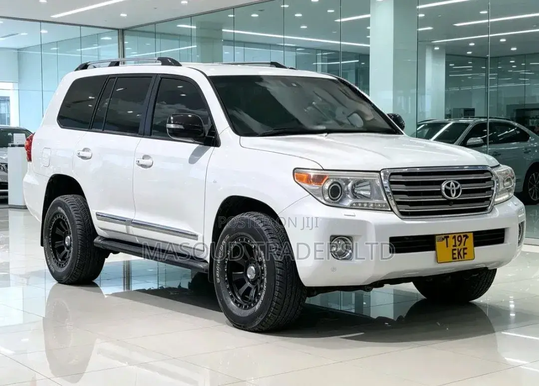 Toyota Land Cruiser 2015 White