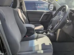 Toyota Land Cruiser Prado 2017 Black