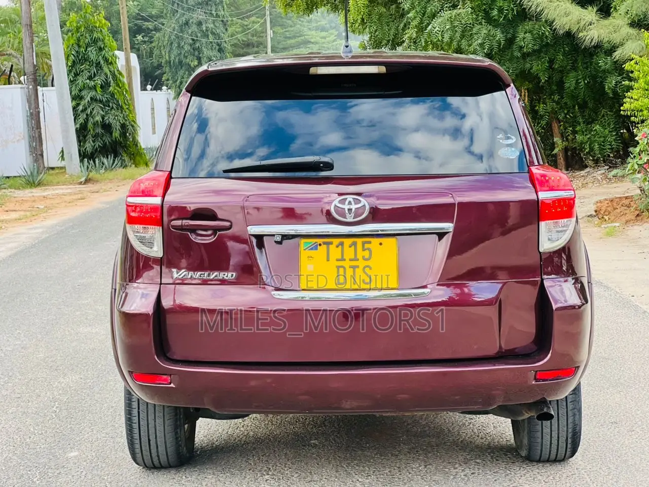 Toyota Vanguard 2011 Burgundy
