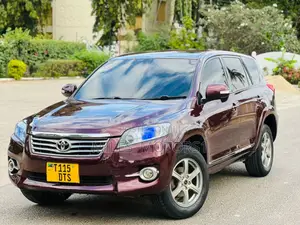 Toyota Vanguard 2011 Burgundy