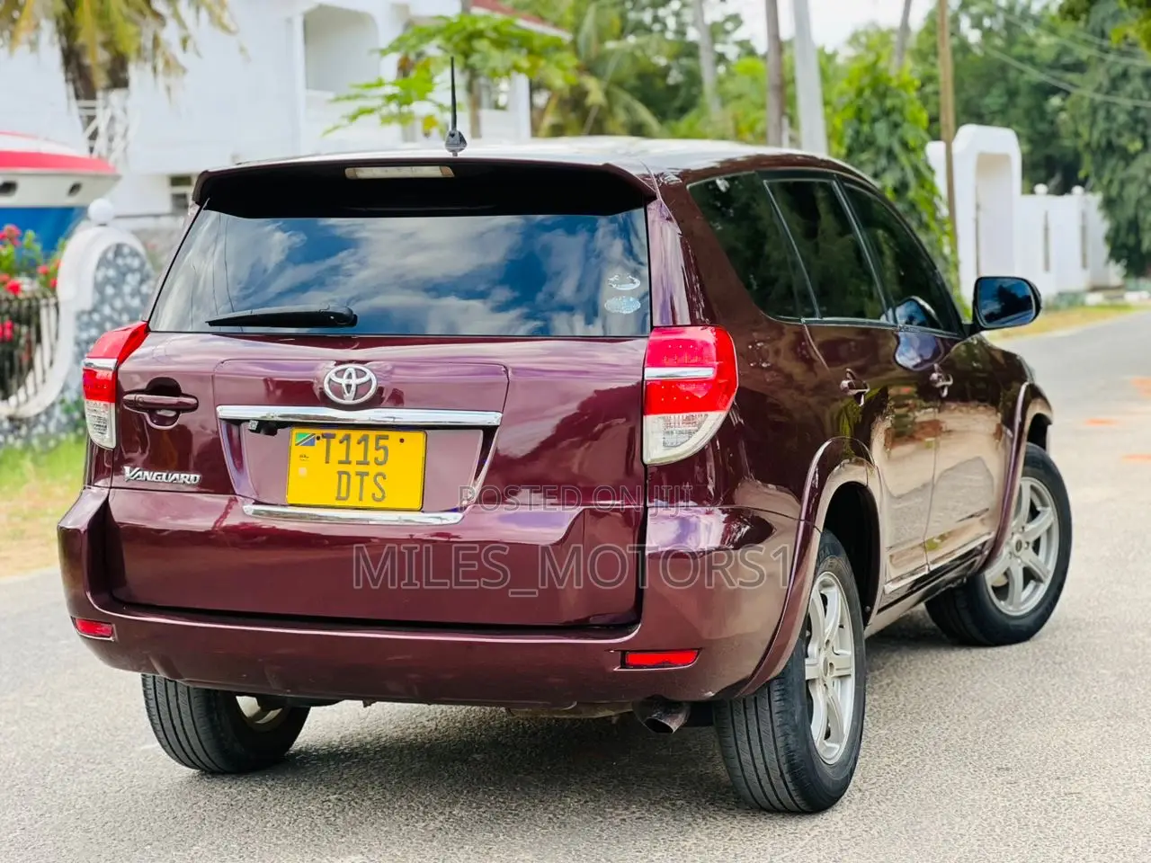 Toyota Vanguard 2011 Burgundy