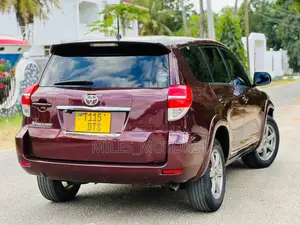 Toyota Vanguard 2011 Burgundy