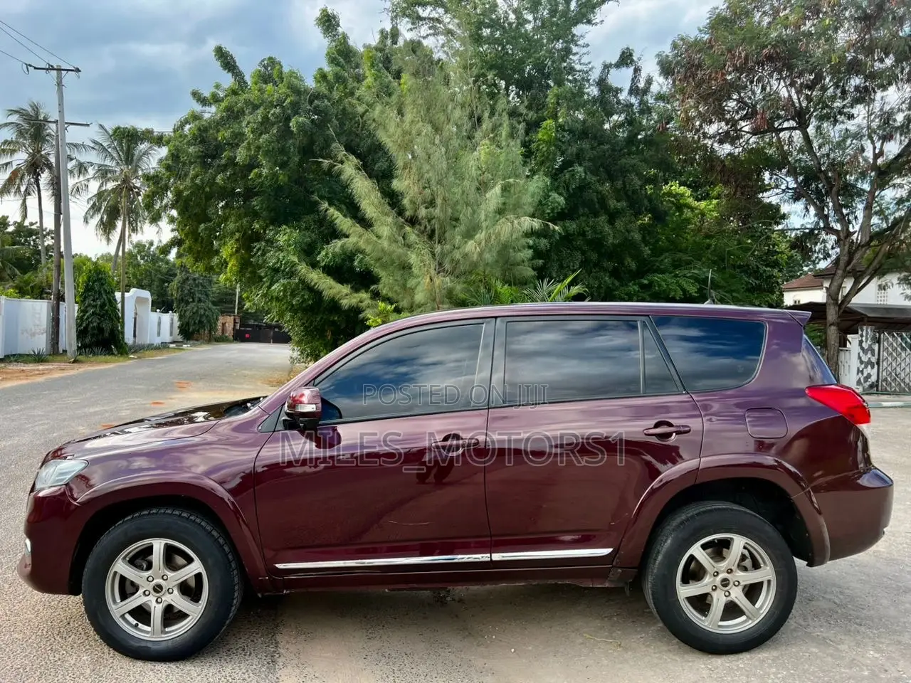 Toyota Vanguard 2011 Burgundy