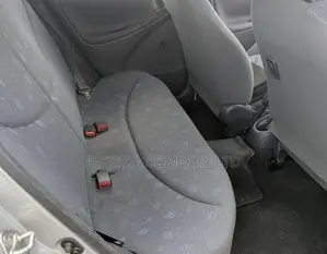 Toyota Vitz 2002 Silver